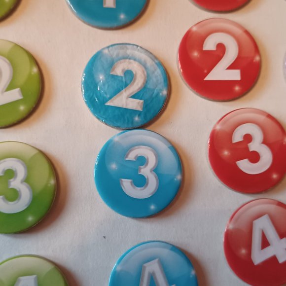 Pictopia Disney Edition 2014 The Ultimate Picture-Trivia Family Game! - Picture 9 of 10